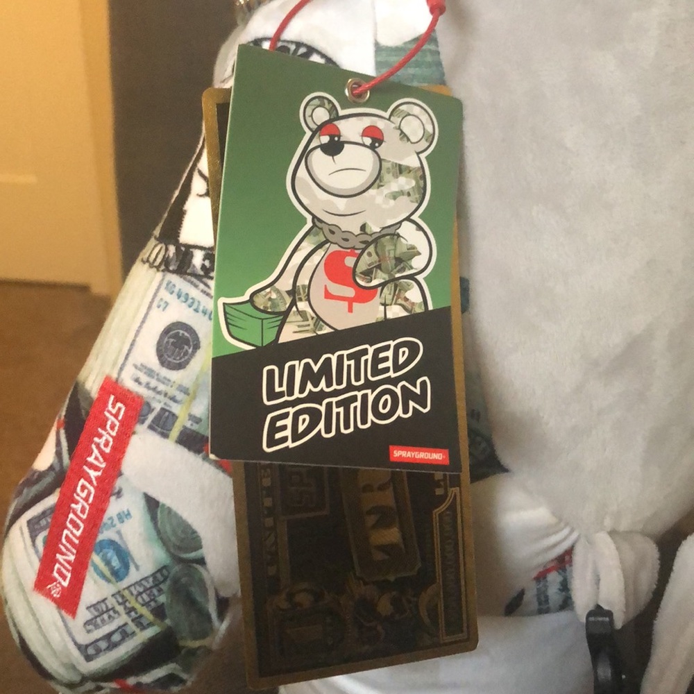 Sprayground bear backpack - Picture 3 of 4
